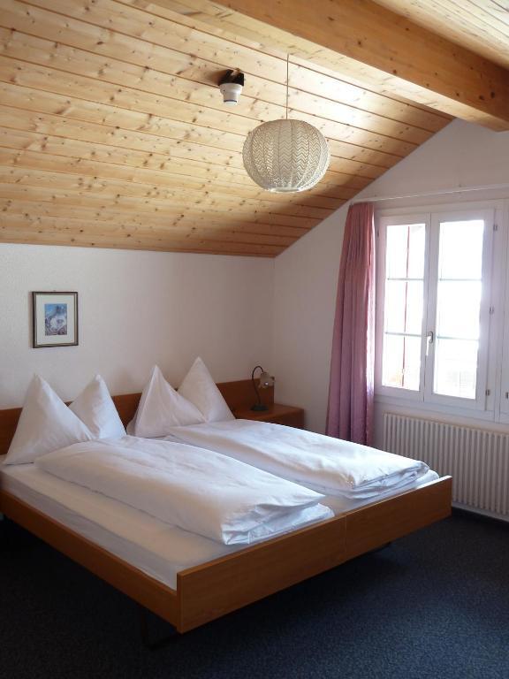 Berghaus Maennlichen Hotel Grindelwald Room photo